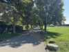 Sehr helle und großzügige 3,5-Erdgeschoss-Wohnung mit Garten in Scharnhausener Park - Parkallee vor dem Haus